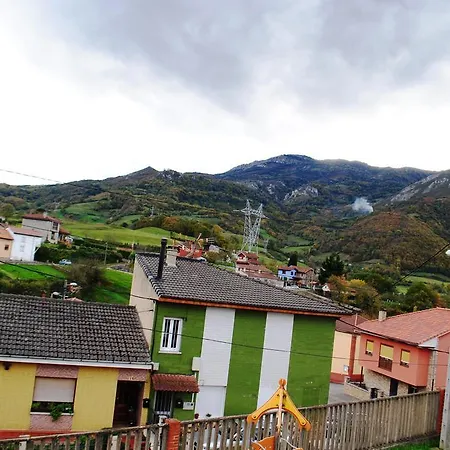 Hostel Albergue De Columbiello *